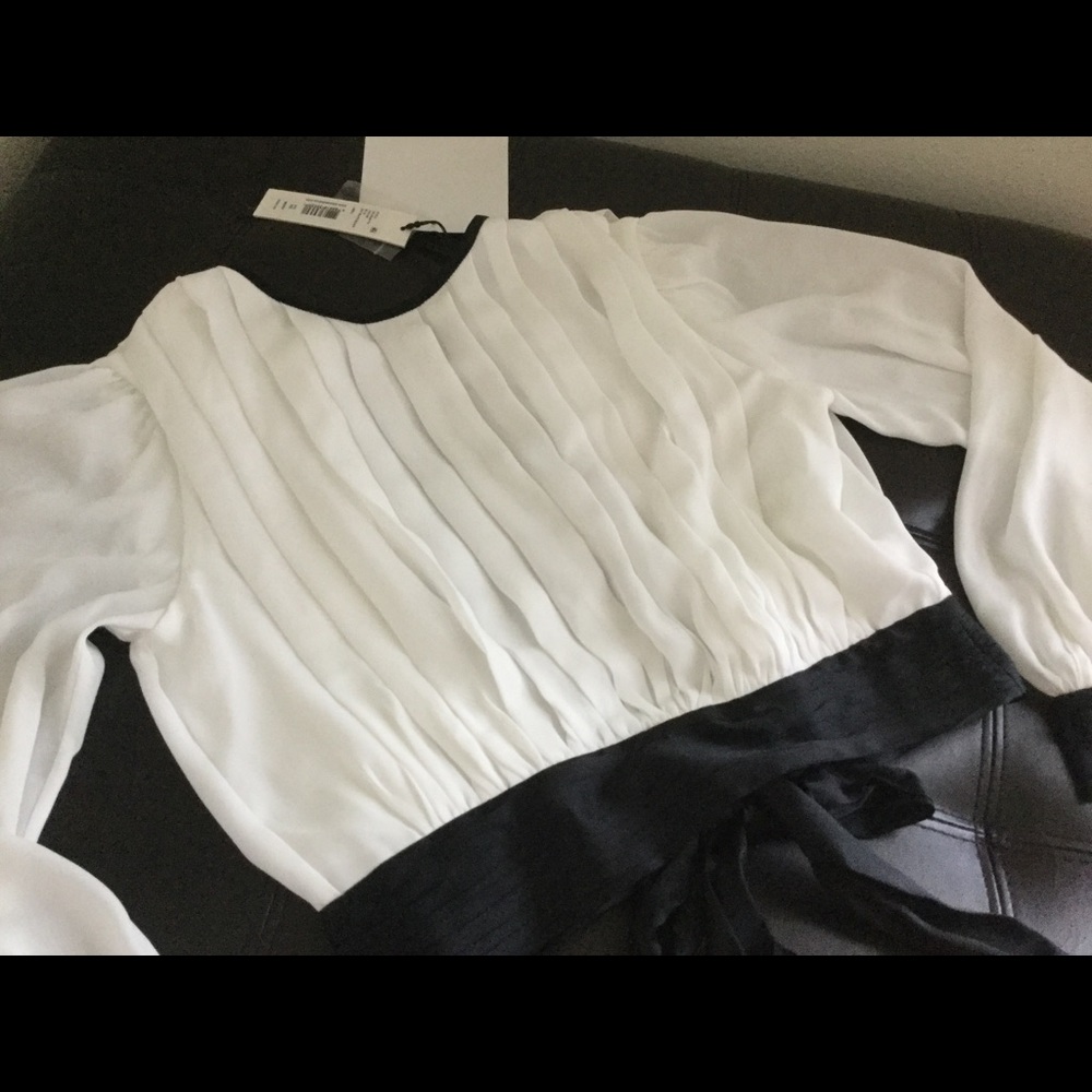 SOLD! NWT ALICE + OLIVIA Dakota Tie Back Crop Top - Picture 8 of 16
